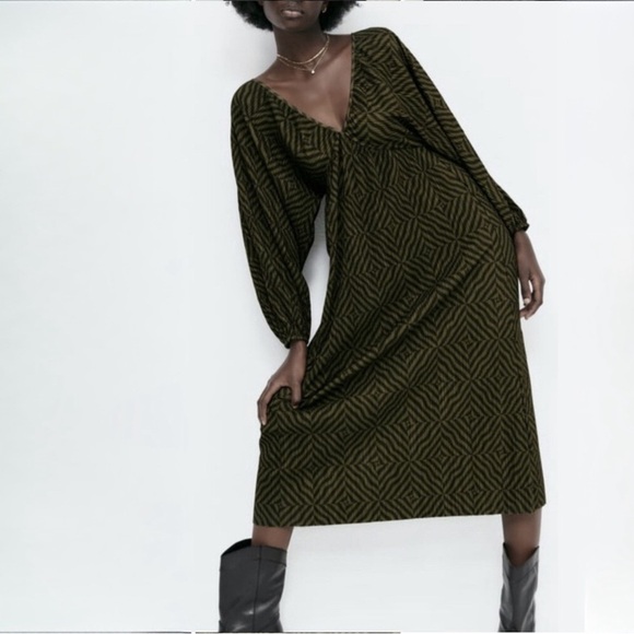 Zara Printed Pleated Dress - Picture 11 of 11